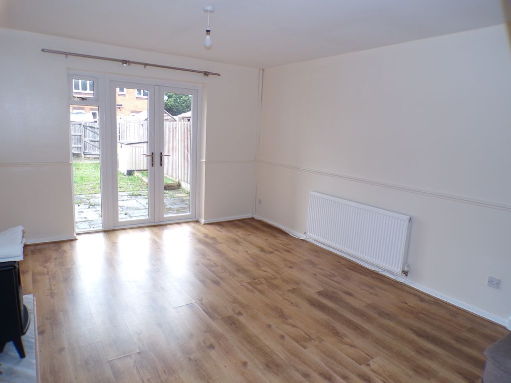 Property photo 2 of 9 Lounge