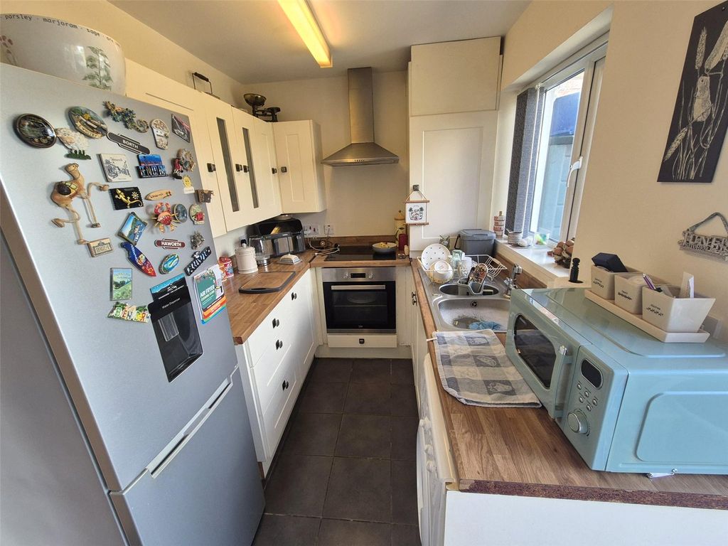 Property photo 2 of 12 Picture No. 10