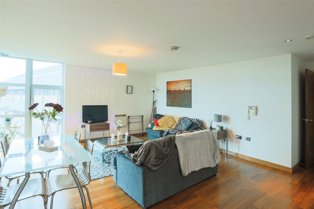 Property photo 1 of 11 Living Area