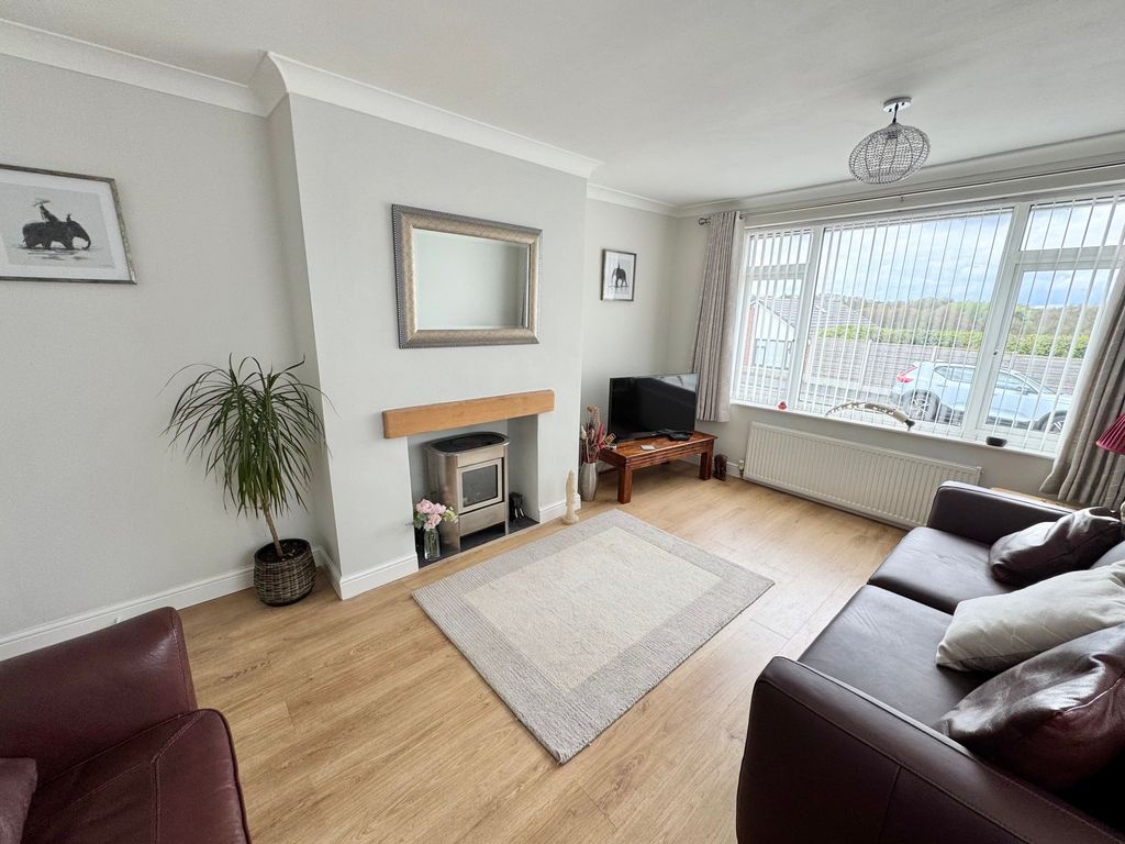 Property photo 2 of 20 Sitting Room