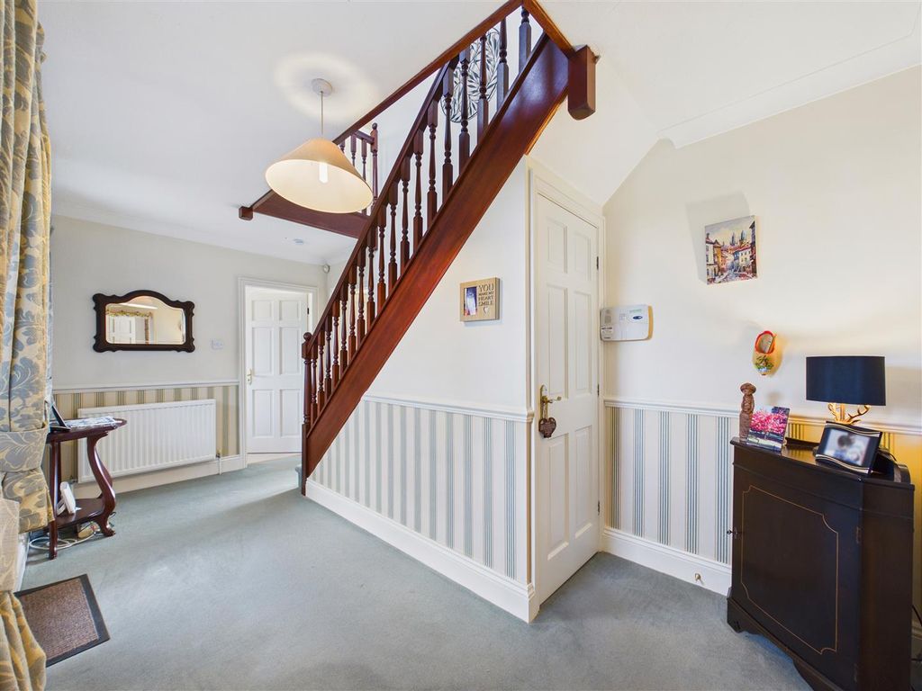 Property photo 3 of 29 Entrance Hallway