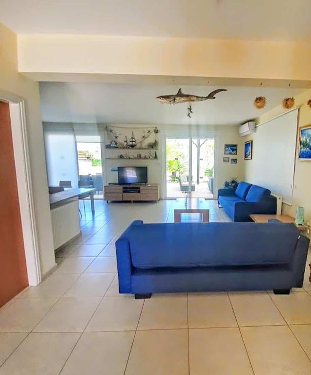 Property photo 2 of 10