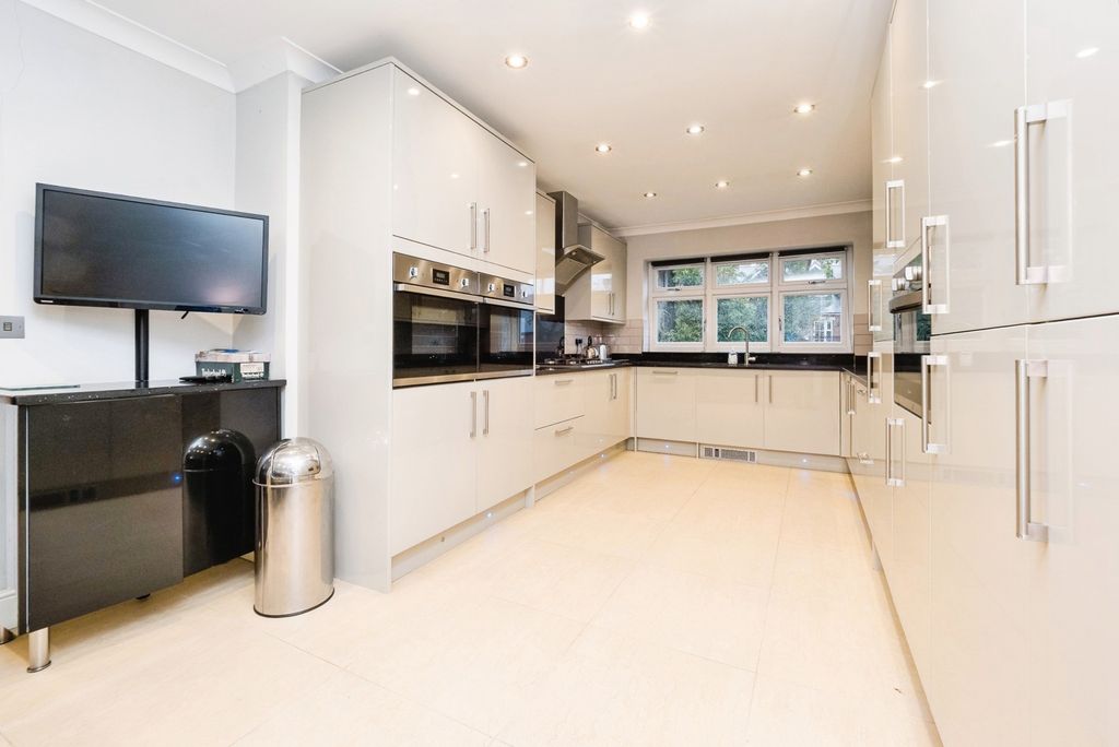 Property photo 3 of 17 Pbox-Img.Jpg