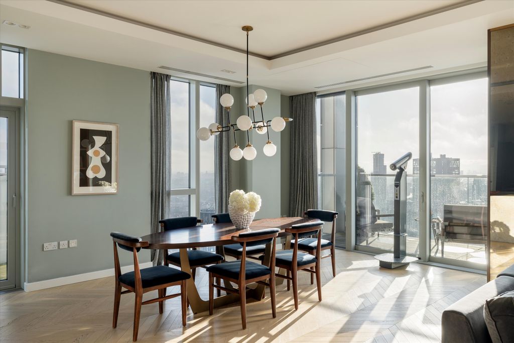 Property photo 3 of 28 Image