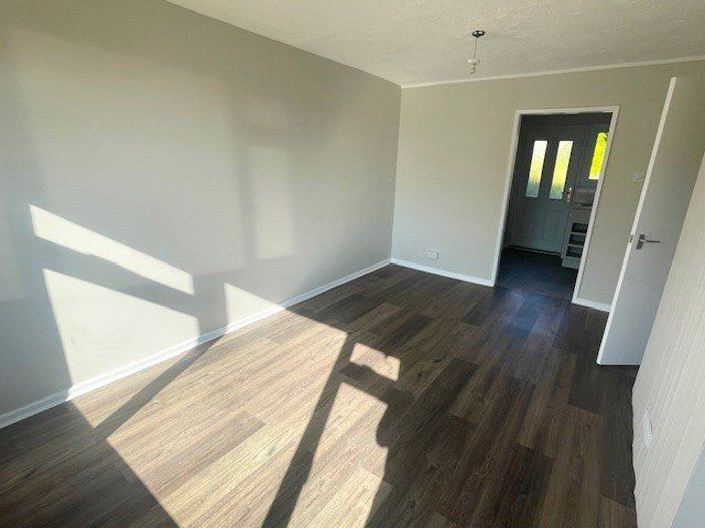 Property photo 2 of 14 Picture No. 11