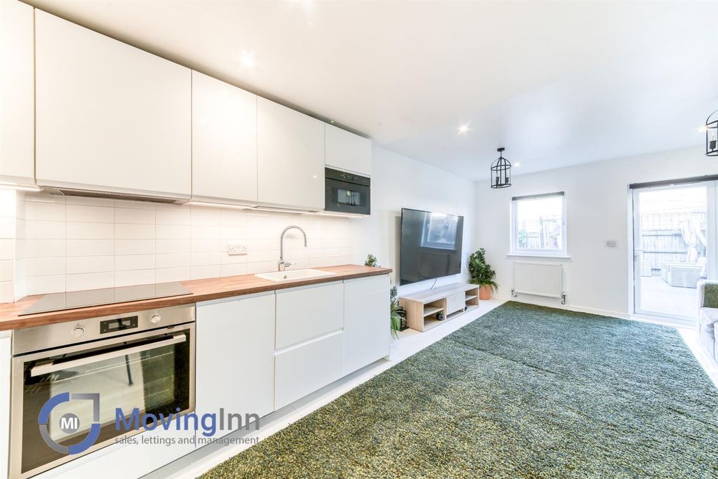 Property photo 2 of 24