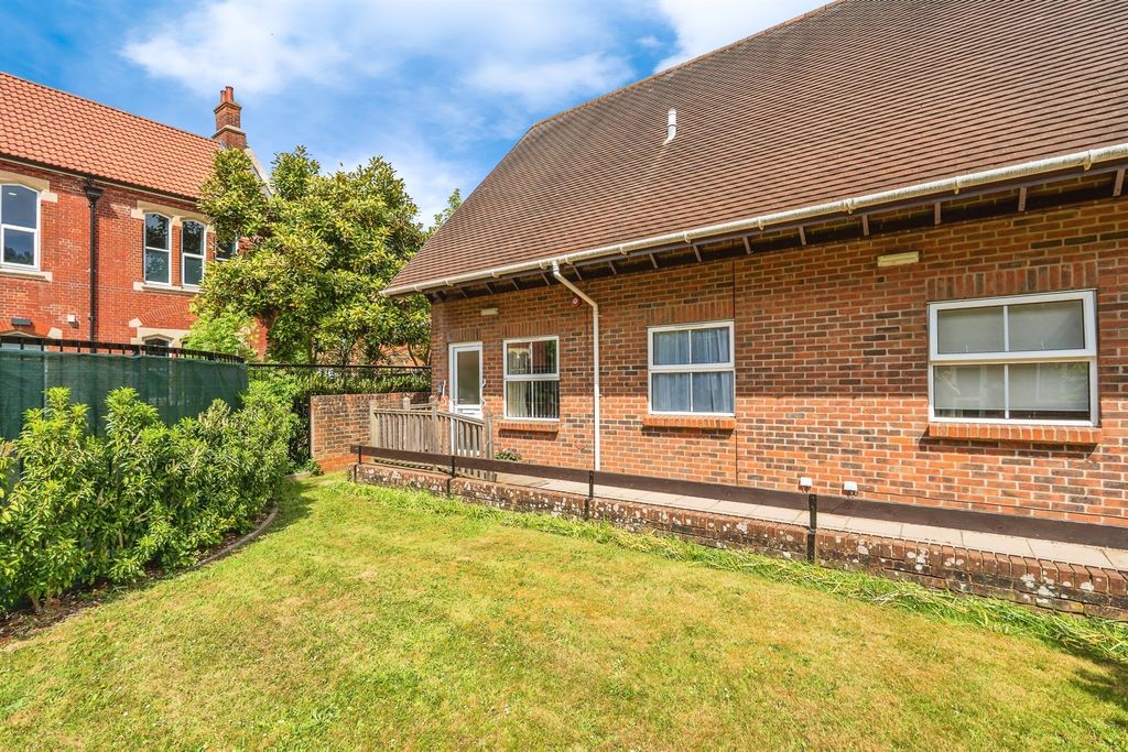 Property photo 1 of 17