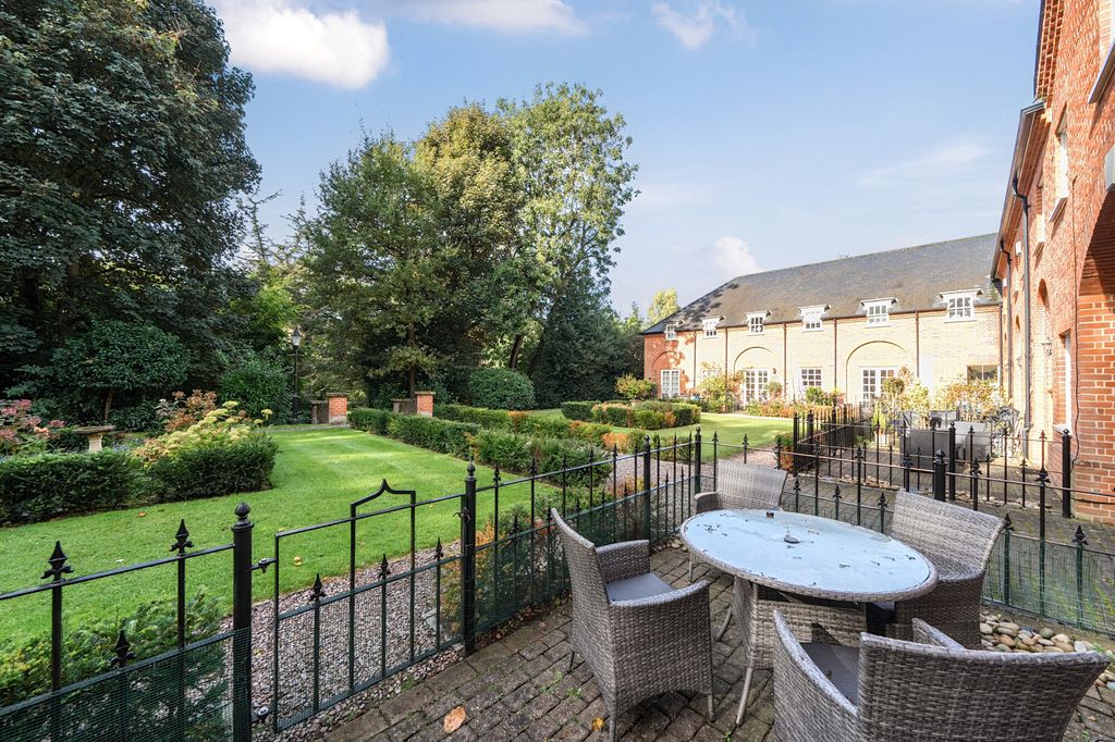 Property photo 2 of 9