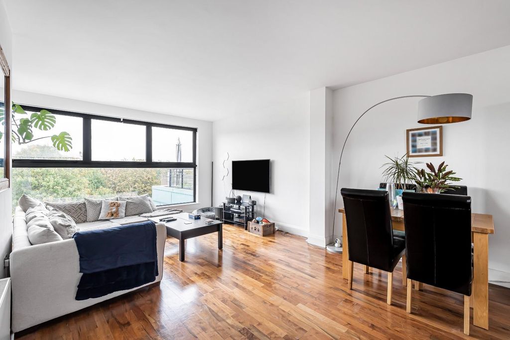 Property photo 1 of 18 15_65994.Jpg