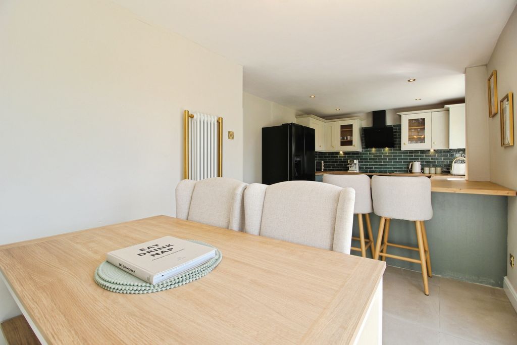 Property photo 3 of 13 Kitchen/Dining Room