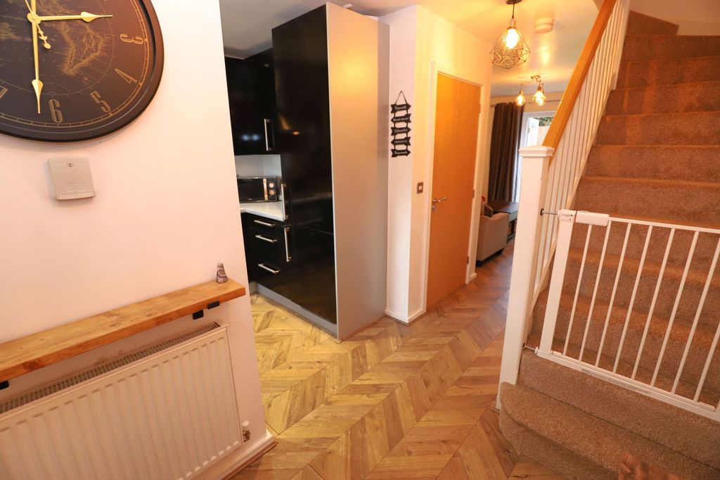 Property photo 3 of 21