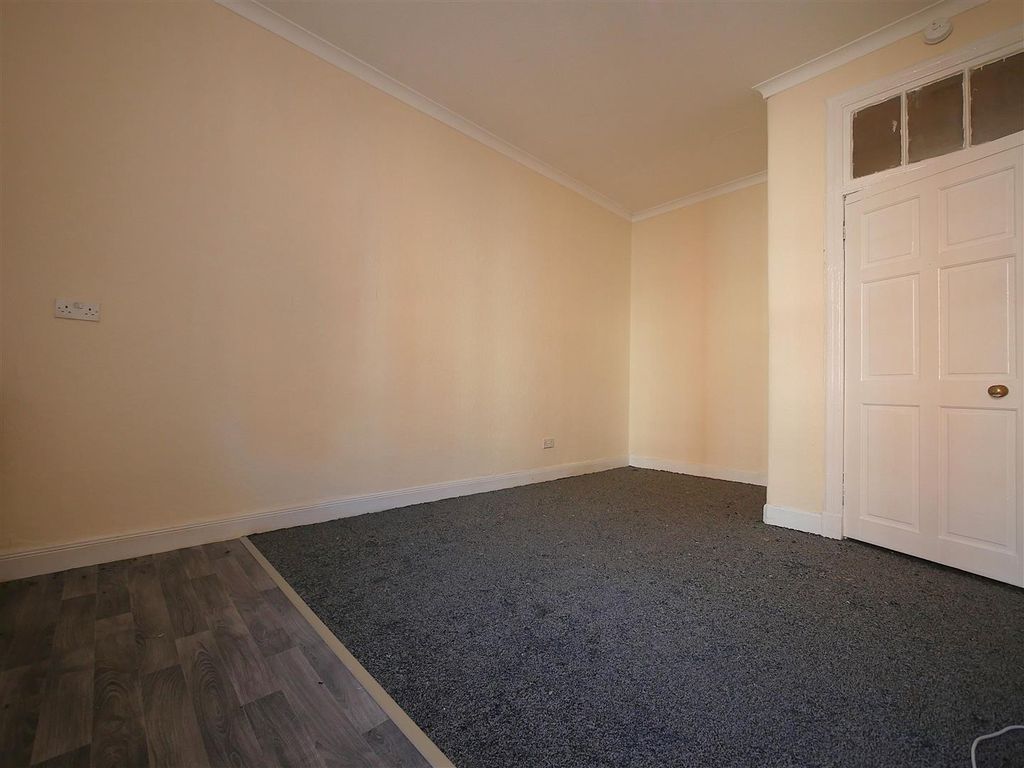 Property photo 2 of 5 P2120051.Jpg