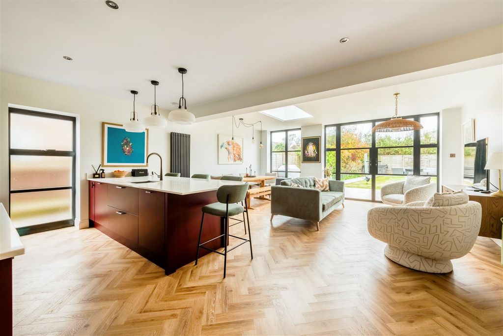 Property photo 2 of 23 344 Upper Shoreham Road Extra_1.Jpg