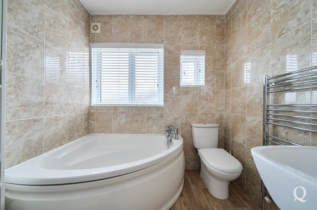 Property photo 2 of 23 29Eaea24-Bead-425...