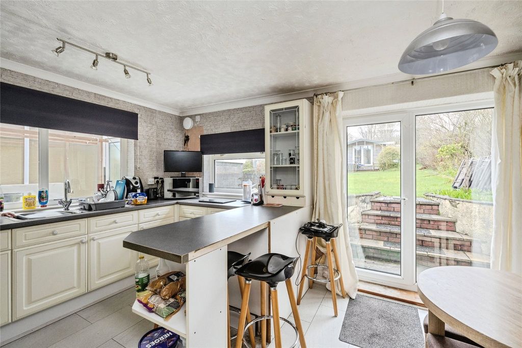 Property photo 3 of 18 Picture No. 12