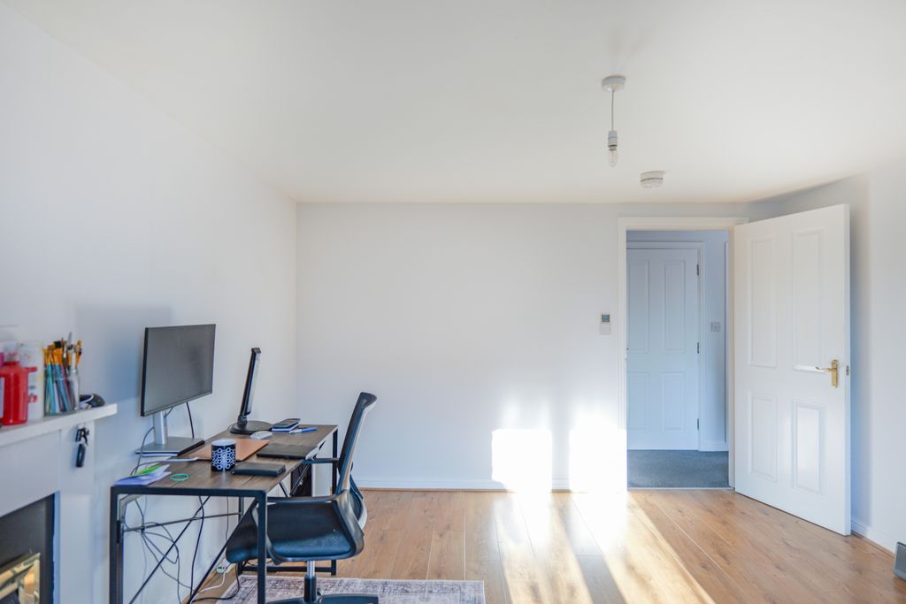 Property photo 3 of 20