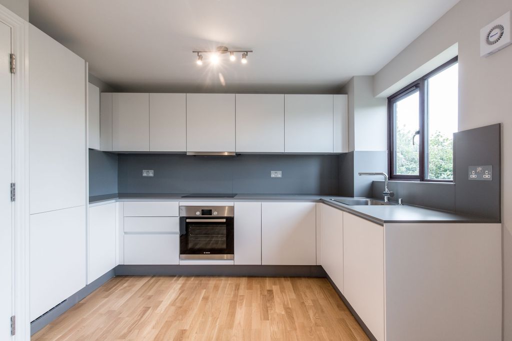 Property photo 1 of 11 Kitchen