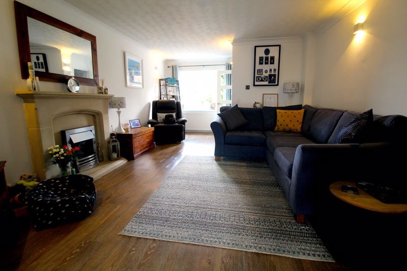 Property photo 3 of 15 Living Room