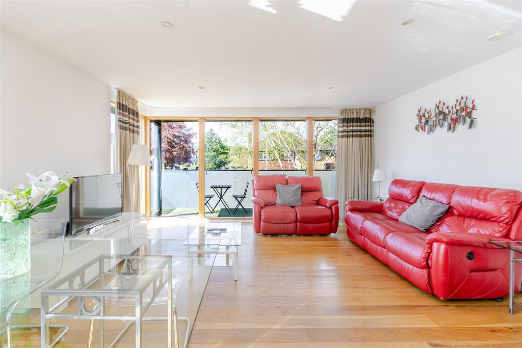 Property photo 2 of 22