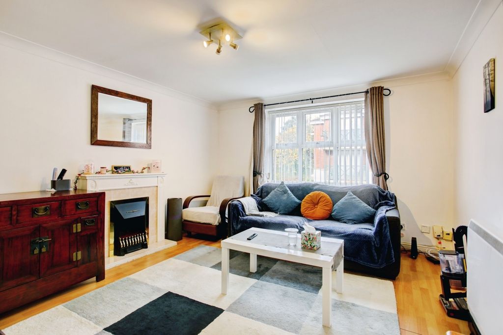 Property photo 2 of 9 Photo