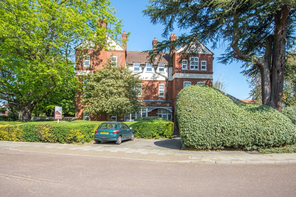 Property photo 1 of 27