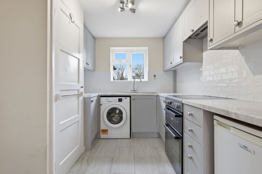 Property photo 3 of 24