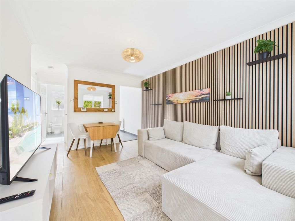 Property photo 3 of 12 Lounge/Diner