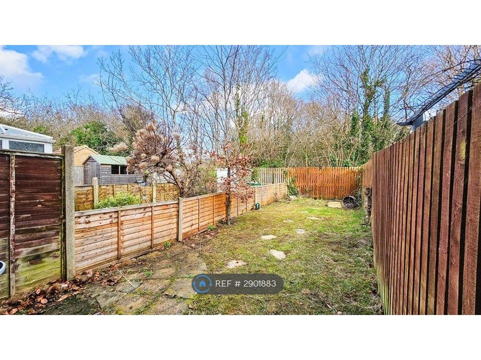 Property photo 3 of 7 Garden