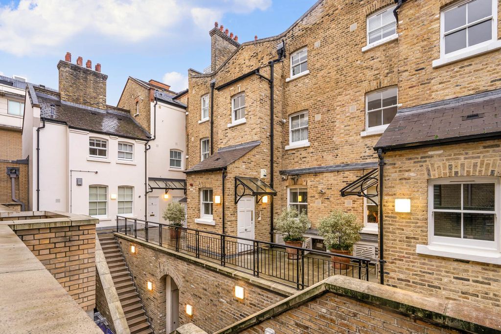 Property photo 3 of 4