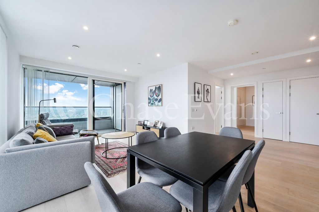 Property photo 1 of 21 Living Area