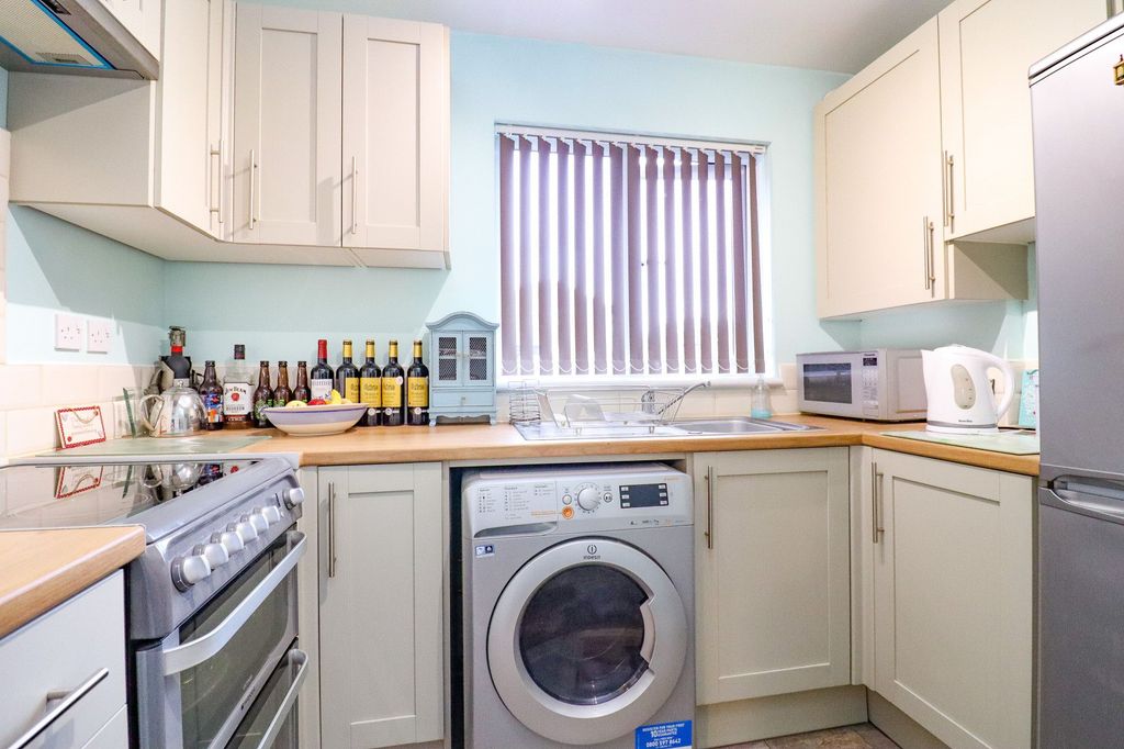 Property photo 3 of 8