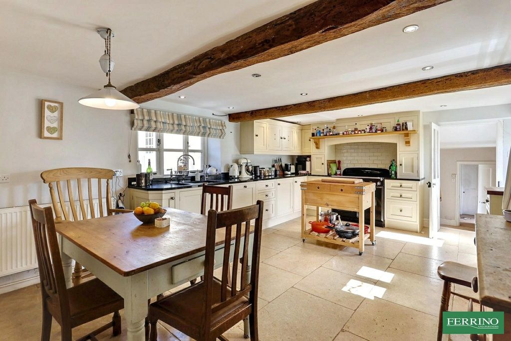 Property photo 3 of 32 Kitchen Breakfast Room