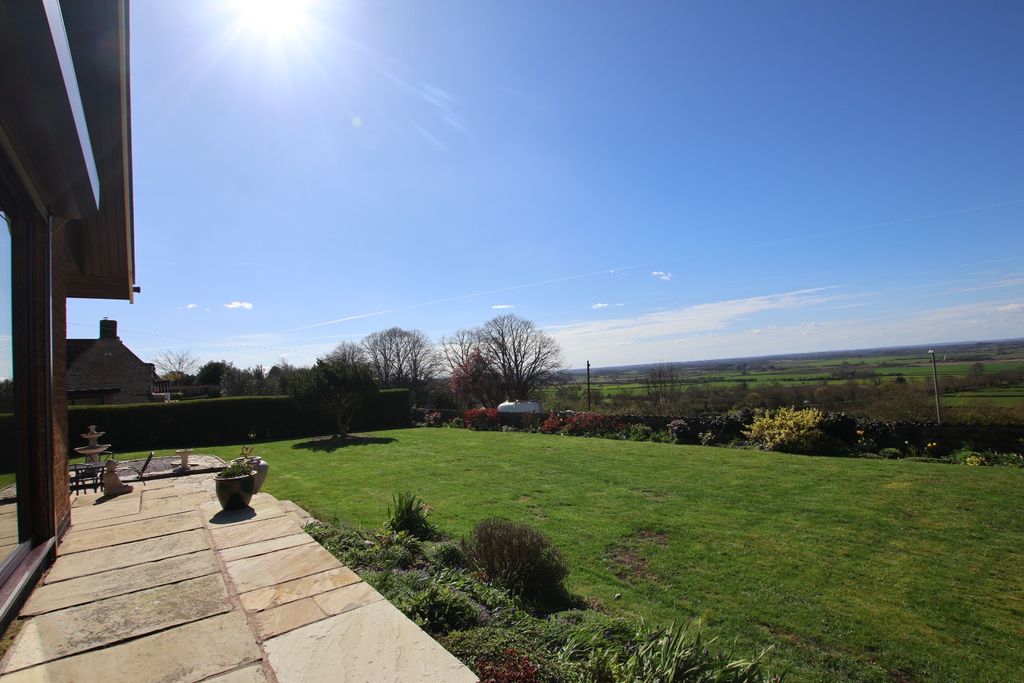 Property photo 3 of 30 5042664
