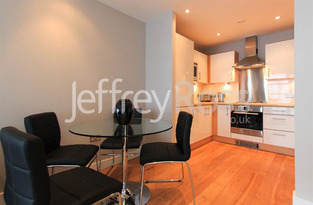 Property photo 1 of 6 Meridian Plaza 1 Beds (7 Of 10).Jpg