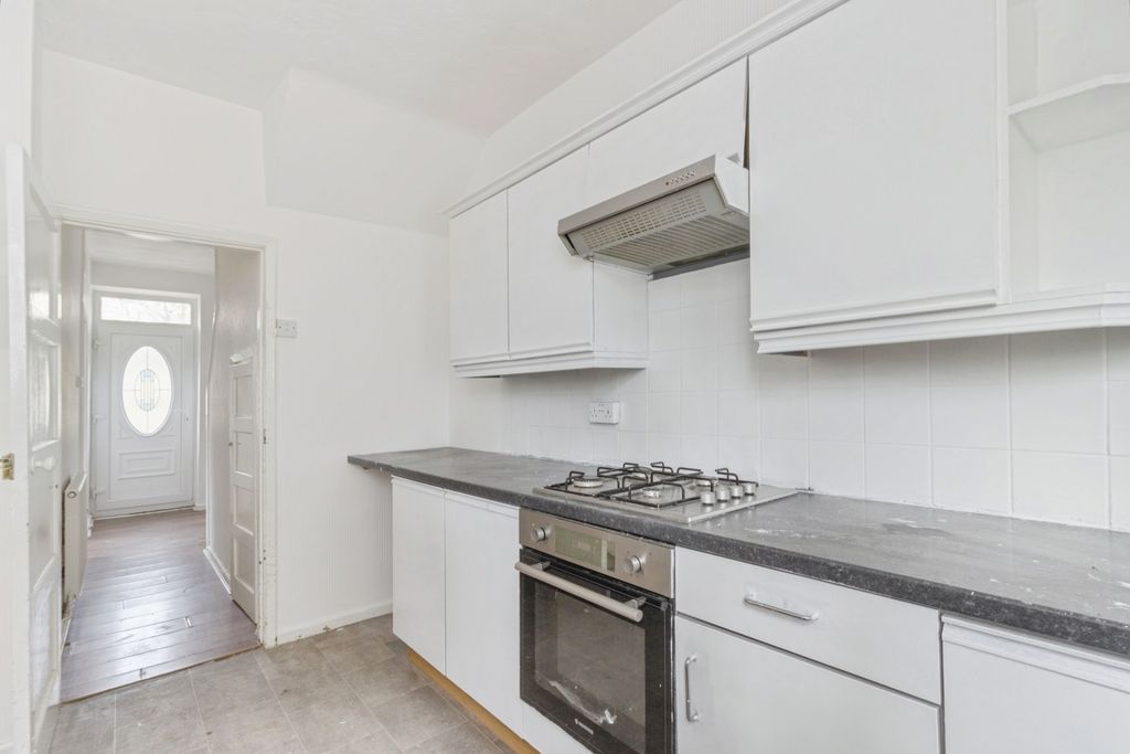 Property photo 2 of 17 Kitchen