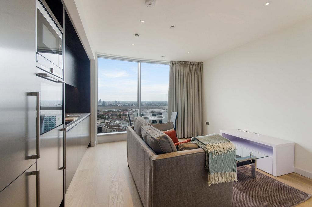 Property photo 2 of 8