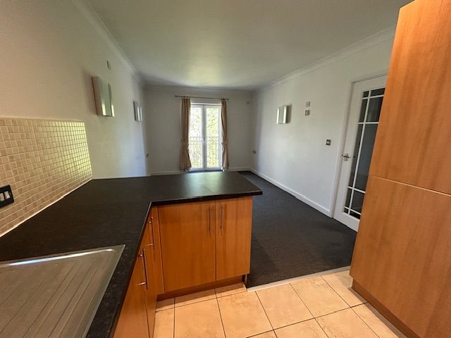 Property photo 2 of 9 Kicthen
