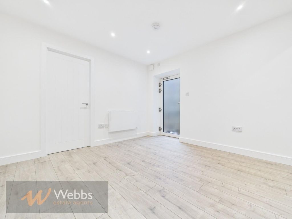 Property photo 3 of 13 Cam05244G0-Pr0230-Still003.Jpg