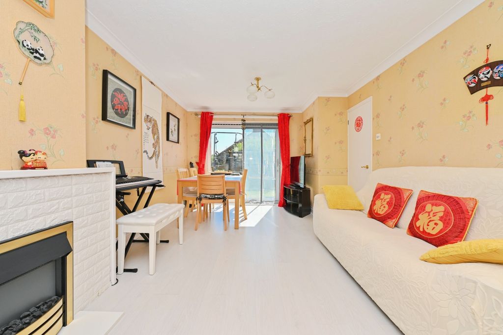 Property photo 2 of 15
