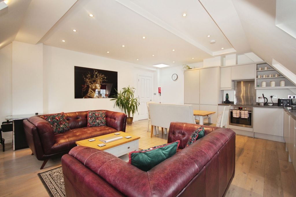 Property photo 1 of 17 Pbox-Img.Jpg