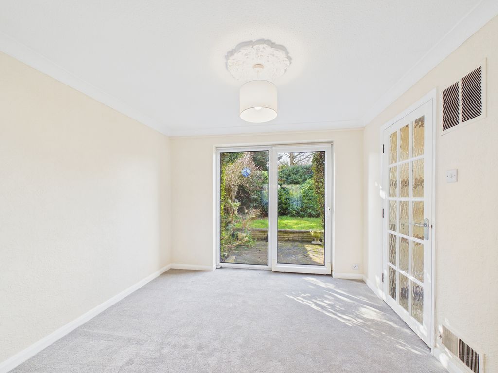 Property photo 3 of 12 Cam02136G0-Pr0538-Still006