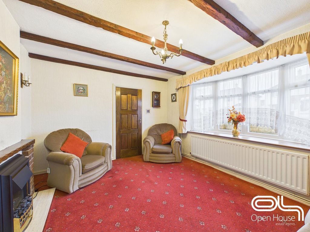 Property photo 3 of 17 Living Room