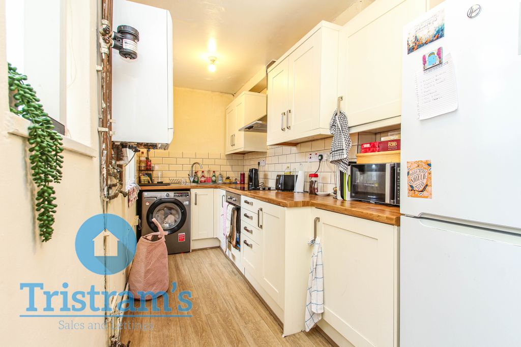 Property photo 3 of 13 Img_6440