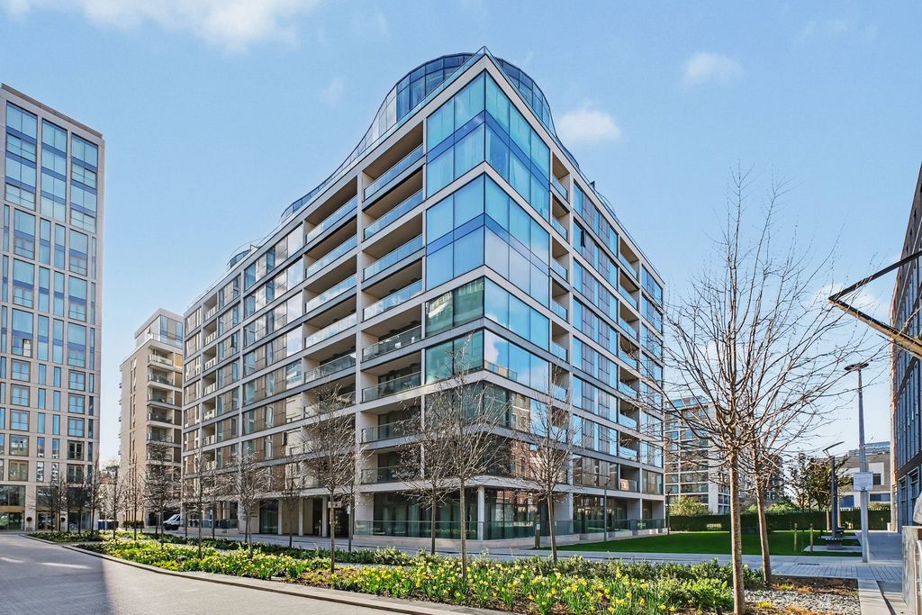 Property photo 2 of 19