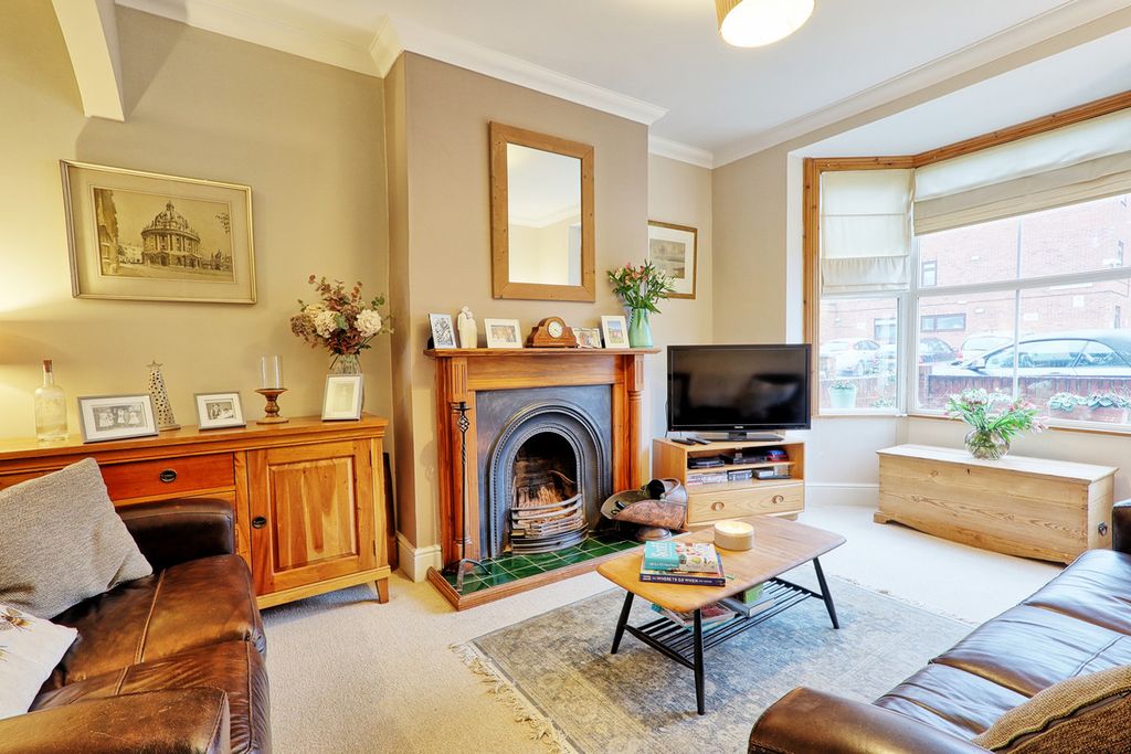 Property photo 3 of 27