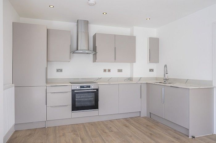 Property photo 3 of 11 Kitchen