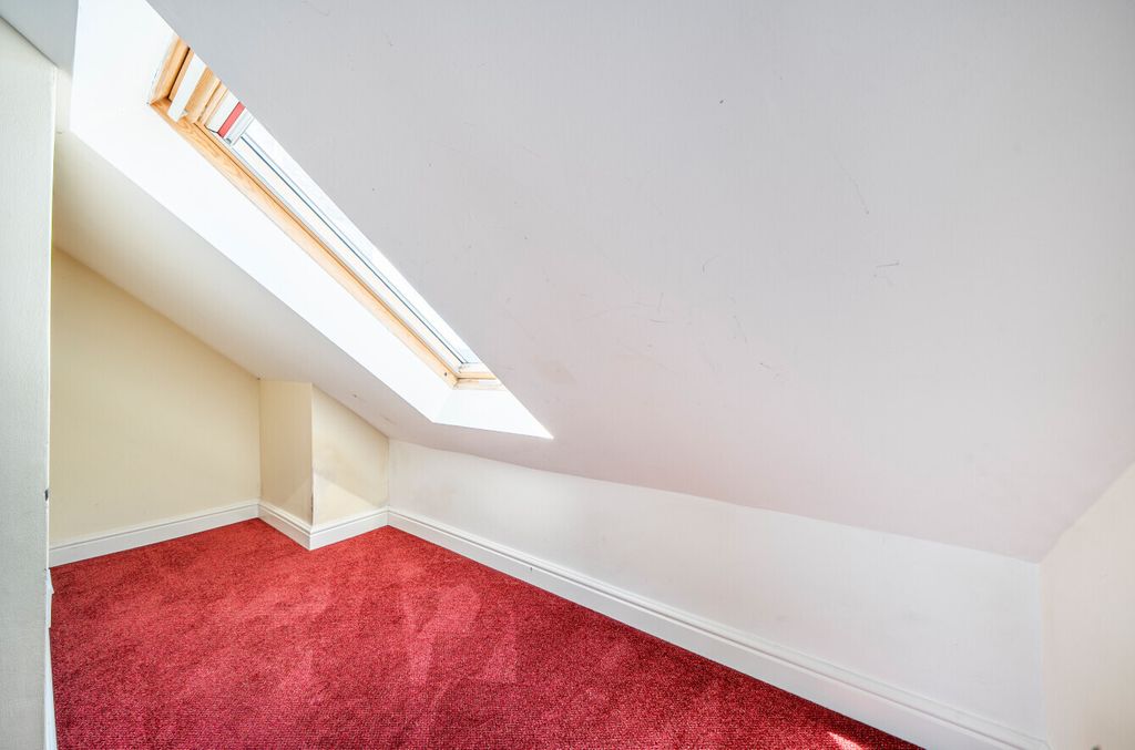 Additional image 11 of 3 bed maisonette for saleThirsk Road, Mitcham CR4