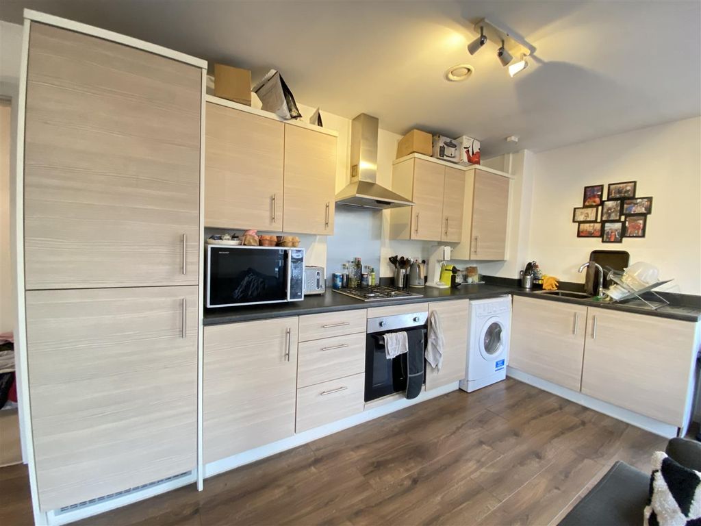 Property photo 2 of 10