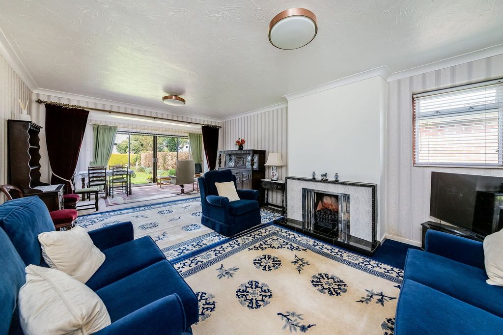 Property photo 2 of 24