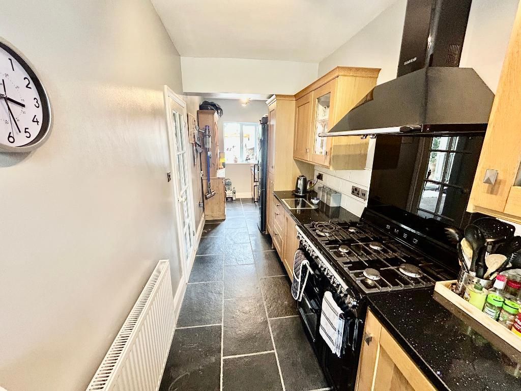 Property photo 3 of 16 Kitchen